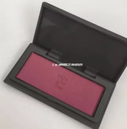 黃皮用什么顏色的腮紅？選擇與黃色互補(bǔ)的紫色