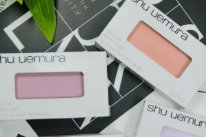 黃皮用什么顏色的腮紅？選擇與黃色互補(bǔ)的紫色