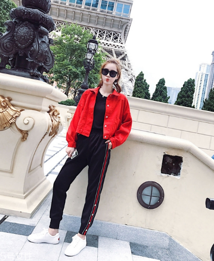 牛仔上衣配什么褲子好看？這個(gè)春天酷到爆