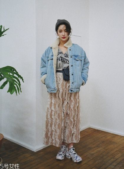 牛仔上衣配什么鞋子？輕松凹出街拍潮范