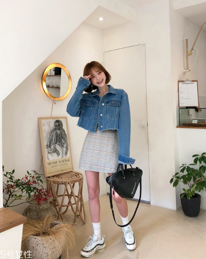 牛仔上衣配什么鞋子？輕松凹出街拍潮范