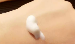 伊思蝸牛潔面乳怎么樣？敏感肌也適合