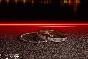 卡地亞手鐲會有劃痕嗎？一生摯愛的象征