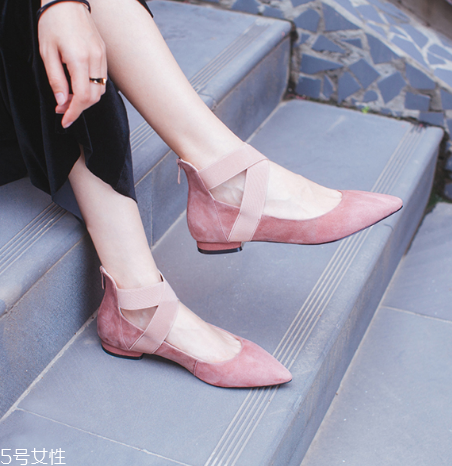 2022流行什么平底鞋？千萬不能錯過的流行爆款