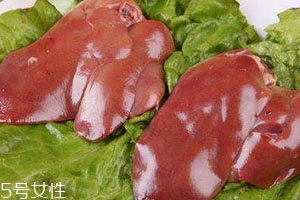 雞肝是黃的可以吃嗎 正常雞肝顏色 雞肝是黃的可以吃嗎 正常雞肝顏色