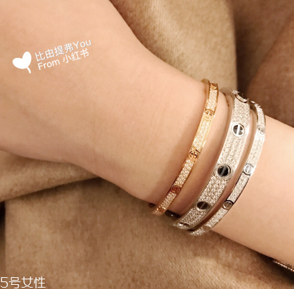 卡地亞手鐲可以刻字嗎？印證愛的箴言