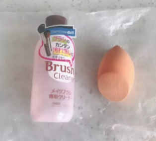 美妝蛋能用洗面奶洗嗎？洗面奶洗不掉彩妝