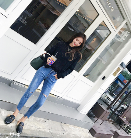 牛仔褲可以用洗衣機(jī)洗嗎？盡量少用洗衣機(jī)