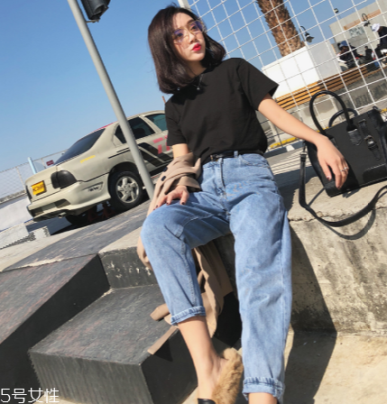 牛仔褲可以和黑色衣服一起洗嗎？