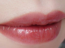 口紅怎么涂不會掉？唇妝固色三步走