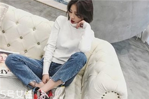 牛仔褲可以用洗衣液洗嗎？應(yīng)選用中性洗滌產(chǎn)品