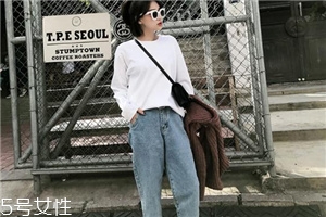 牛仔褲要翻過來洗嗎？翻過來洗可以減少褪色