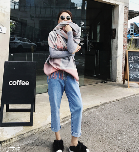 牛仔褲要買大一碼嗎？穿著合身就行