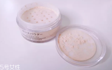 蜜粉能用在嘴唇上嗎？打造啞光唇妝