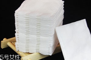 乳液要用化妝棉擦嗎？涂乳液用化妝棉效果好