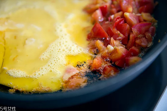 番茄炒蛋的做法與步驟 Q彈滑口技巧