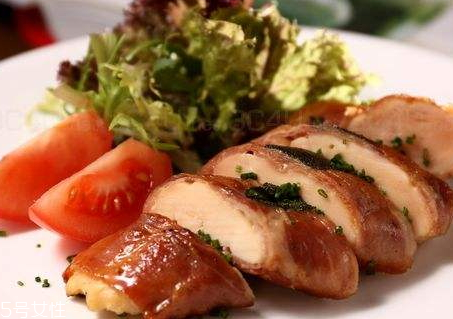 雞胸肉為什么減肥 雞胸肉能帶來很強(qiáng)的飽腹感 雞胸肉為什么減肥 雞胸肉能帶來很強(qiáng)的飽腹感