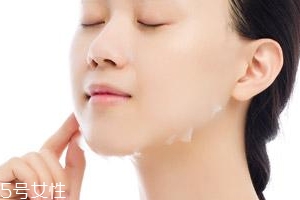 長痘痘可以敷玻尿酸面膜嗎？幫助痘肌恢復(fù)