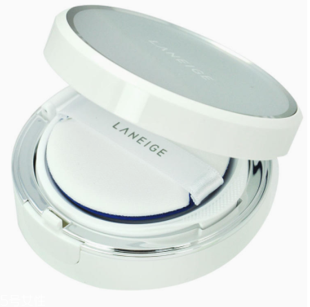 妝前乳和氣墊哪個先用？妝前乳先用