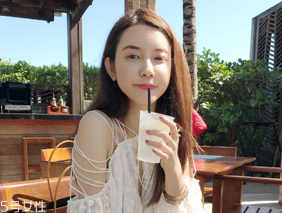 長(zhǎng)期用清水洗臉好嗎 清水洗不干凈深層污垢 長(zhǎng)期用清水洗臉好嗎 清水洗不干凈深層污垢