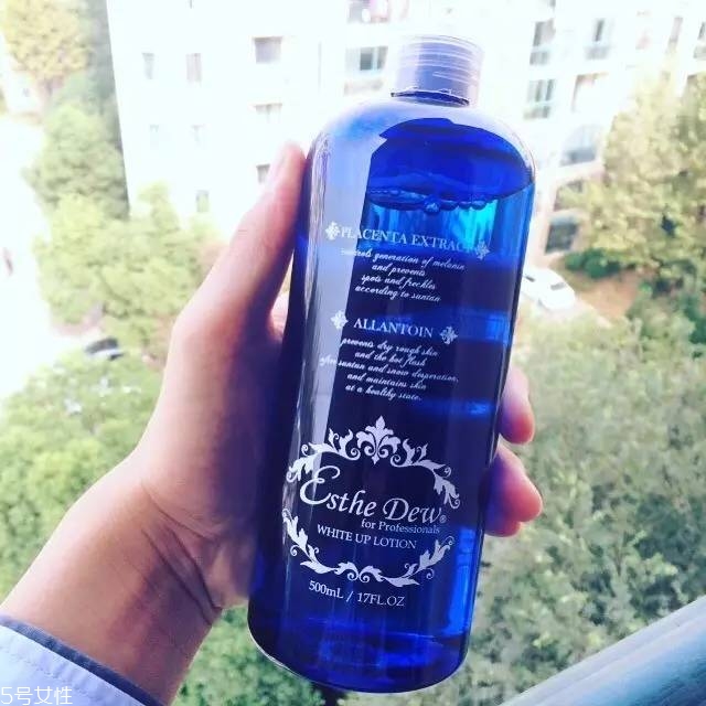 干性皮膚夏季適合用什么化妝水 化妝水要分量多次涂抹 干性皮膚夏季適合用什么化妝水 化妝水要分量多次涂抹