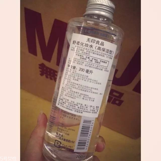 干性皮膚夏季適合用什么化妝水 化妝水要分量多次涂抹 干性皮膚夏季適合用什么化妝水 化妝水要分量多次涂抹