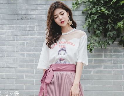 干性皮膚夏季適合用什么化妝水 化妝水要分量多次涂抹 干性皮膚夏季適合用什么化妝水 化妝水要分量多次涂抹