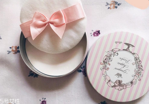 散粉可以代替晚安粉嗎 晚安粉是護(hù)膚品 散粉可以代替晚安粉嗎 晚安粉是護(hù)膚品