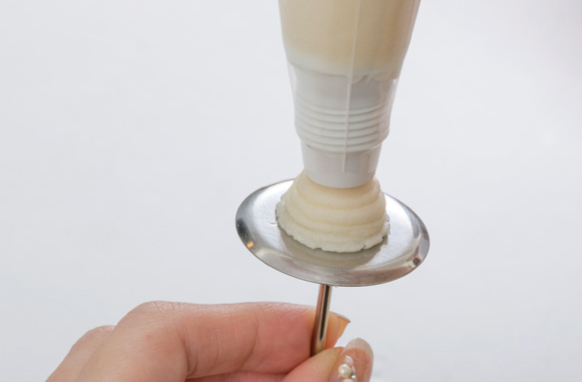 韓式裱花教學(xué) 韓式裱花基礎(chǔ)擠花動作 韓式裱花教學(xué) 韓式裱花基礎(chǔ)擠花動作