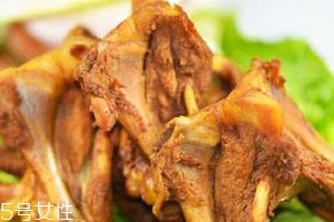 鴨鎖骨是什么部位 鴨脖子和身體的連接部位