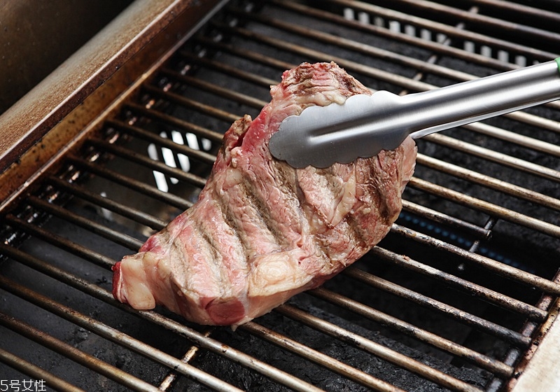 牛排豬排羊排的燒烤技巧一次學會 牛排豬排羊排的燒烤技巧一次學會