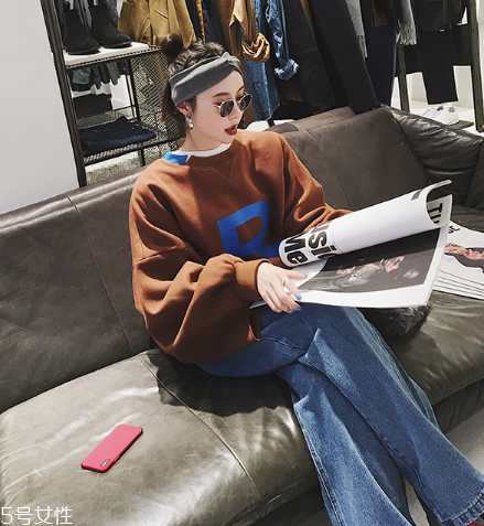 牛仔褲有油漬怎么清洗？巧用面粉來(lái)化解