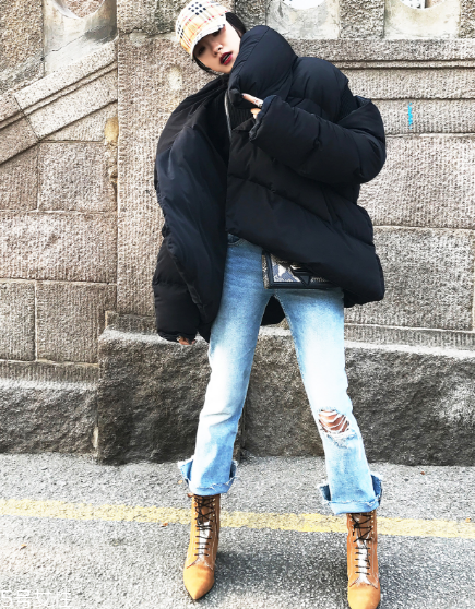 牛仔褲用什么泡不掉色？洗前先用鹽水浸泡