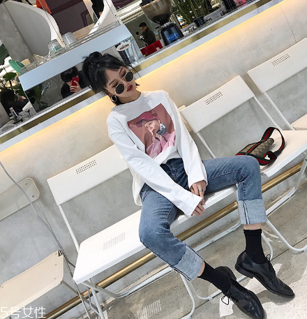 牛仔褲用醋泡還是用鹽？鹽和醋都可以減少掉色