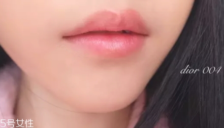 迪奧005和004哪個(gè)好看？