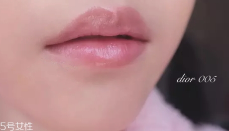 迪奧005和004哪個(gè)好看？