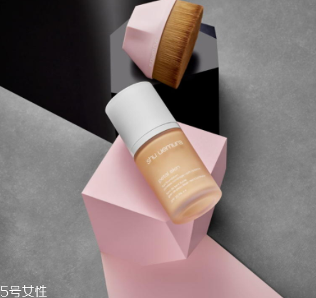 霧面妝和水光妝哪個好？水光妝更顯年輕