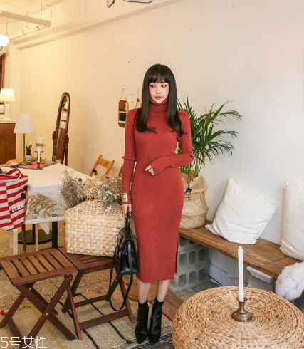 紅色針織連衣裙怎么搭配？氣質女神就是你