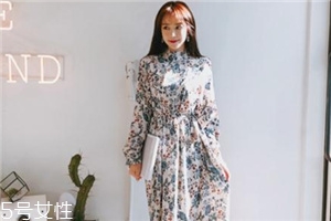碎花連衣裙搭配什么鞋子？玩轉(zhuǎn)復(fù)古甜美