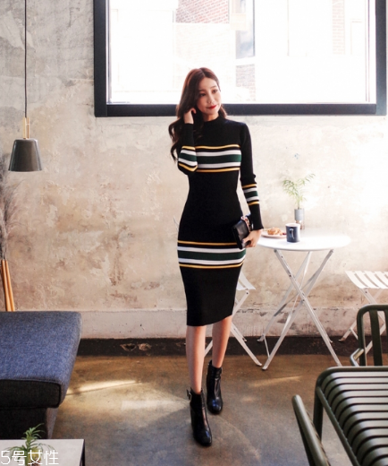 條紋針織裙怎么搭配？優(yōu)雅氣質(zhì)讓人著迷