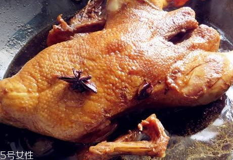 啤酒鴨用高壓鍋壓多久 高壓鍋啤酒鴨的做法步驟 啤酒鴨用高壓鍋壓多久 高壓鍋啤酒鴨的做法步驟