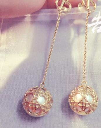 dior迪奧耳環(huán)什么材質(zhì)？