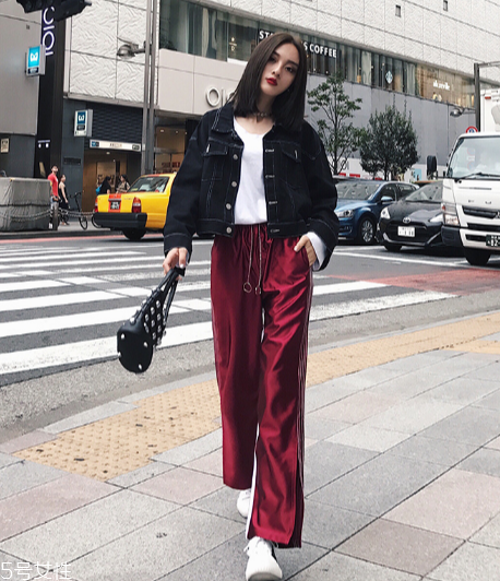 闊腿褲上面穿什么衣服？這樣搭配不會(huì)出錯(cuò)