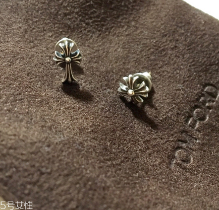 克羅心耳釘多少錢？專屬于你的個(gè)性定制