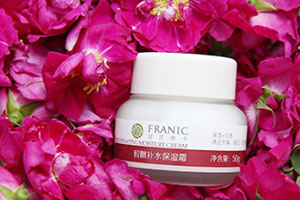 法蘭琳卡面霜多少錢？談?wù)勎业氖褂眯牡?><p><strong>法蘭琳卡面霜多少錢？談?wù)勎业氖褂眯牡?/strong></p></a></li> 	     </ul>
		</div>
	   <div   id=