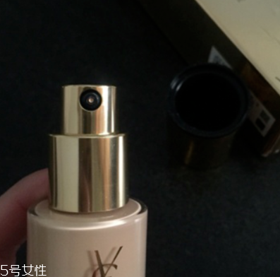 ysl圣羅蘭粉底液遮瑕效果好嗎？遮瑕強度不夠