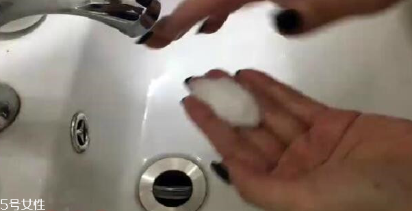 elta md氨基酸潔面乳真假辨別 強(qiáng)烈推薦大家入手 elta md氨基酸潔面乳真假辨別 強(qiáng)烈推薦大家入手