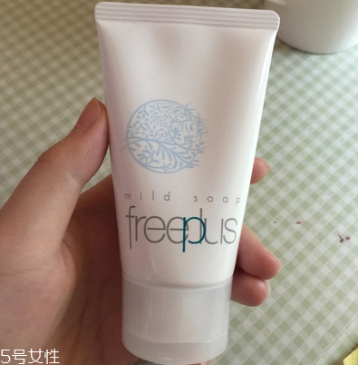 芙麗芳絲氨基酸洗面奶怎么樣 適合任何膚質(zhì) 芙麗芳絲氨基酸洗面奶怎么樣 適合任何膚質(zhì)