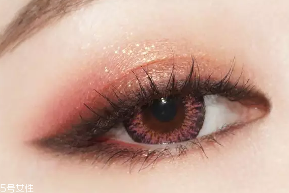 眉粉可以當(dāng)眼影粉用嗎？完全可以