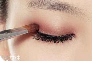 眉粉可以當(dāng)眼影粉用嗎？完全可以